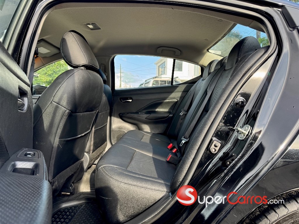 2021 Nissan Versa SV — foto 9 / 10