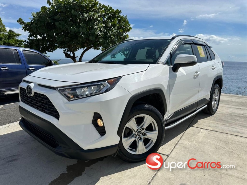 2020 Toyota RAV4 XLE