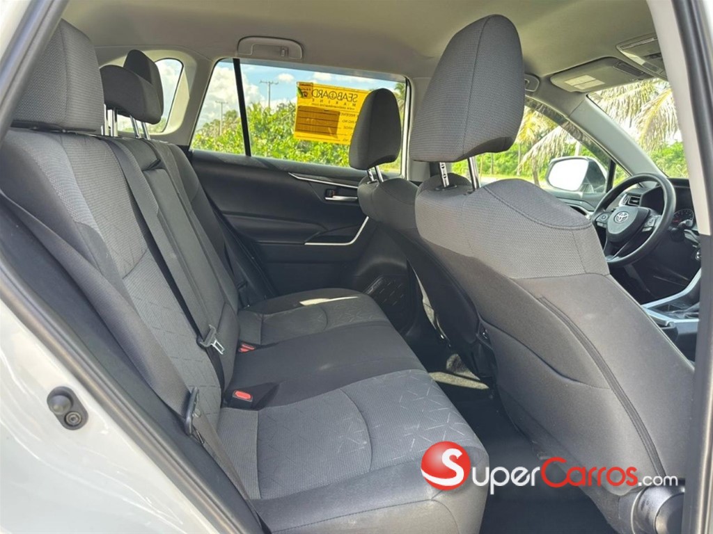 2020 Toyota RAV4 XLE — foto 5 / 12
