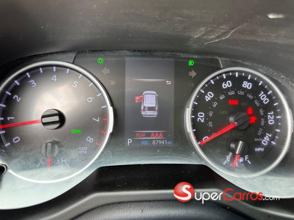 2020 Toyota RAV4 XLE — foto 6 / 12