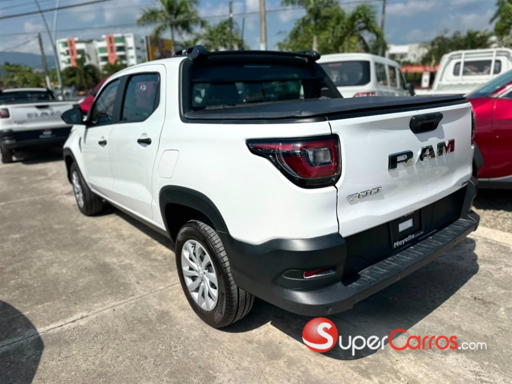 2026 Ram 700 SLT — foto 6 / 9
