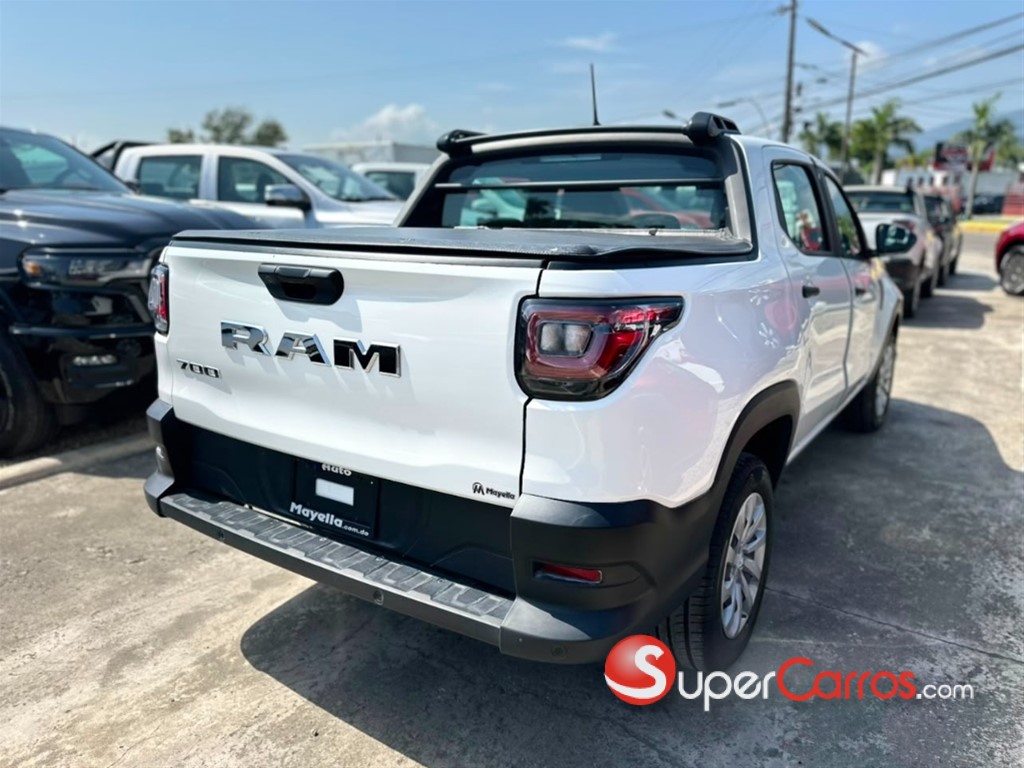 2026 Ram 700 SLT — foto 8 / 9