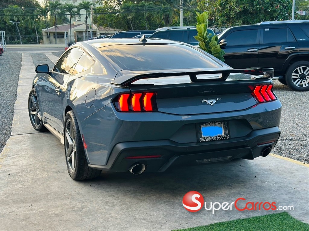 2024 Ford Mustang Ecoboost Premium — foto 2 / 6