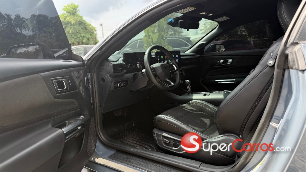 2024 Ford Mustang Ecoboost Premium — foto 5 / 6