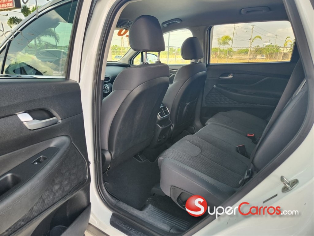 2020 Hyundai Santa Fe SE — foto 2 / 12