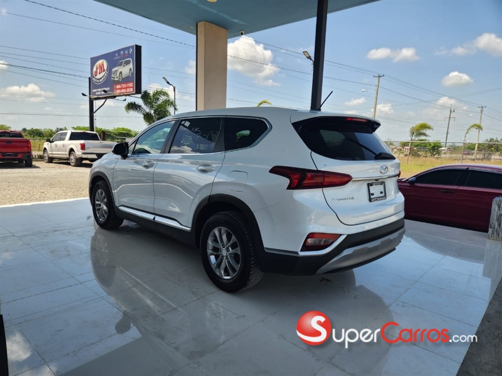 2020 Hyundai Santa Fe SE — foto 9 / 12