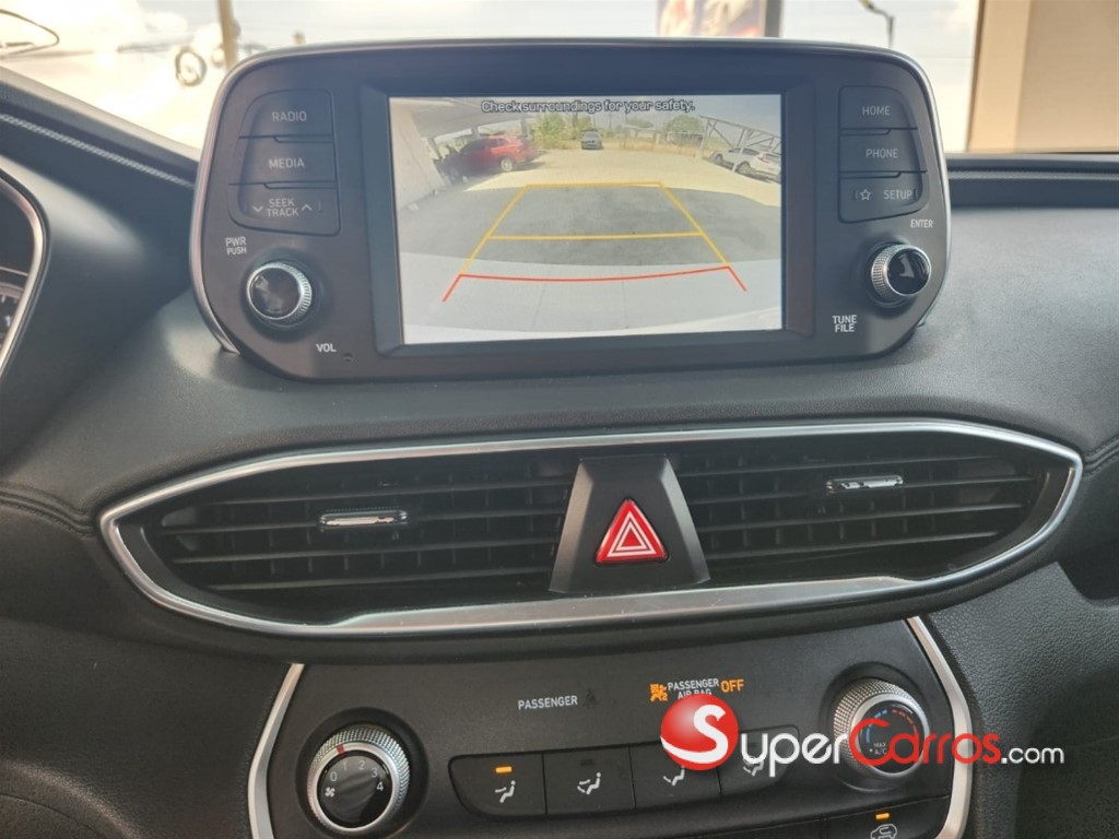 2020 Hyundai Santa Fe SE — foto 10 / 12