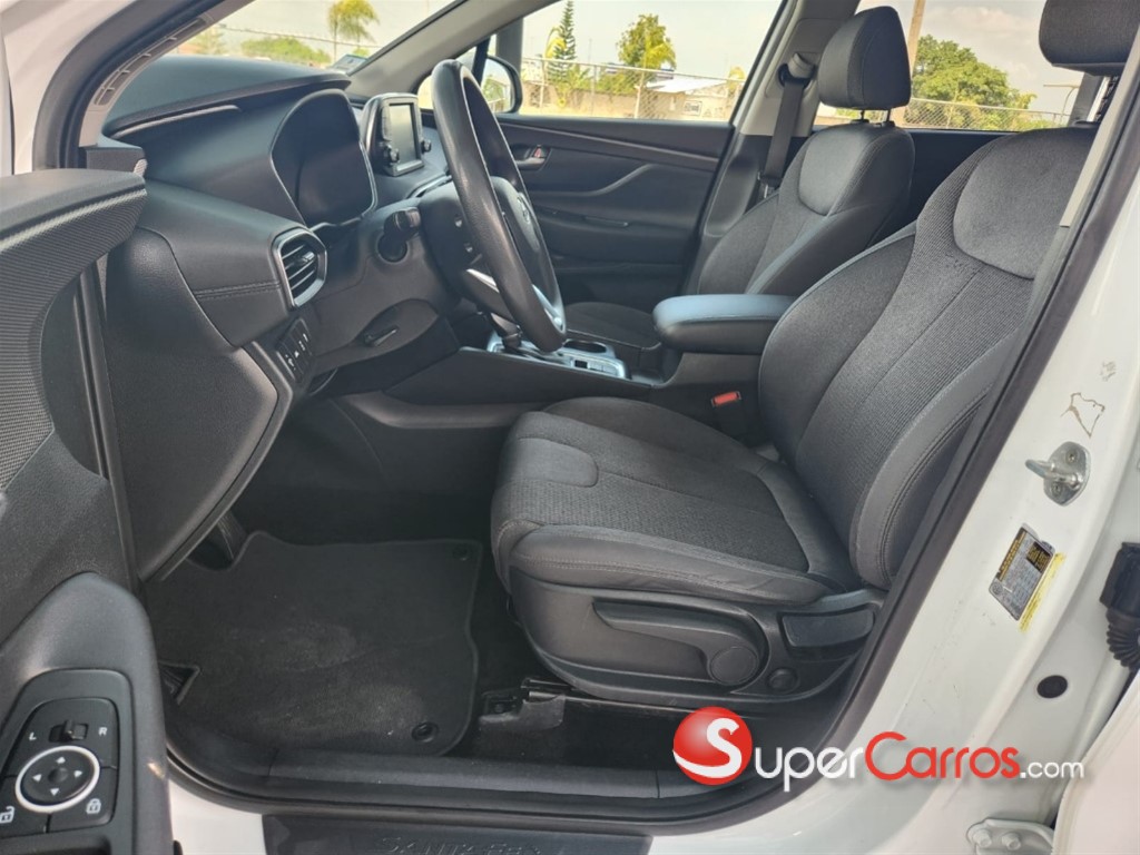 2020 Hyundai Santa Fe SE — foto 11 / 12