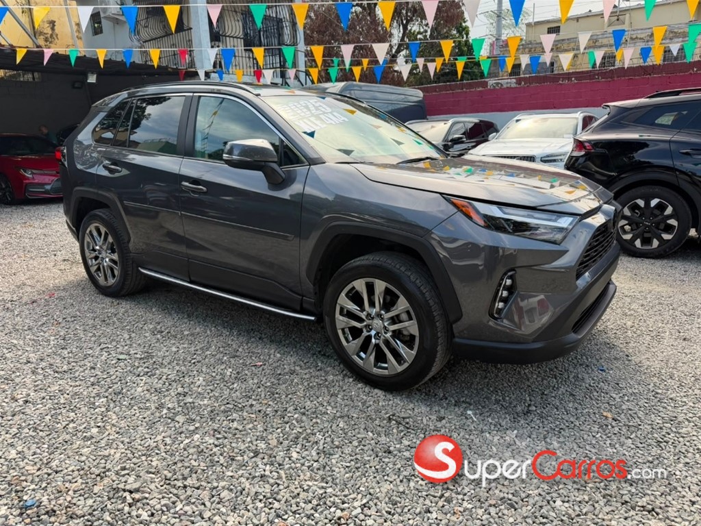 2025 Toyota RAV4 XLE Premium