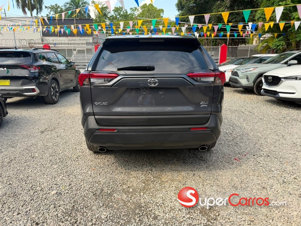 2025 Toyota RAV4 XLE Premium — foto 4 / 11