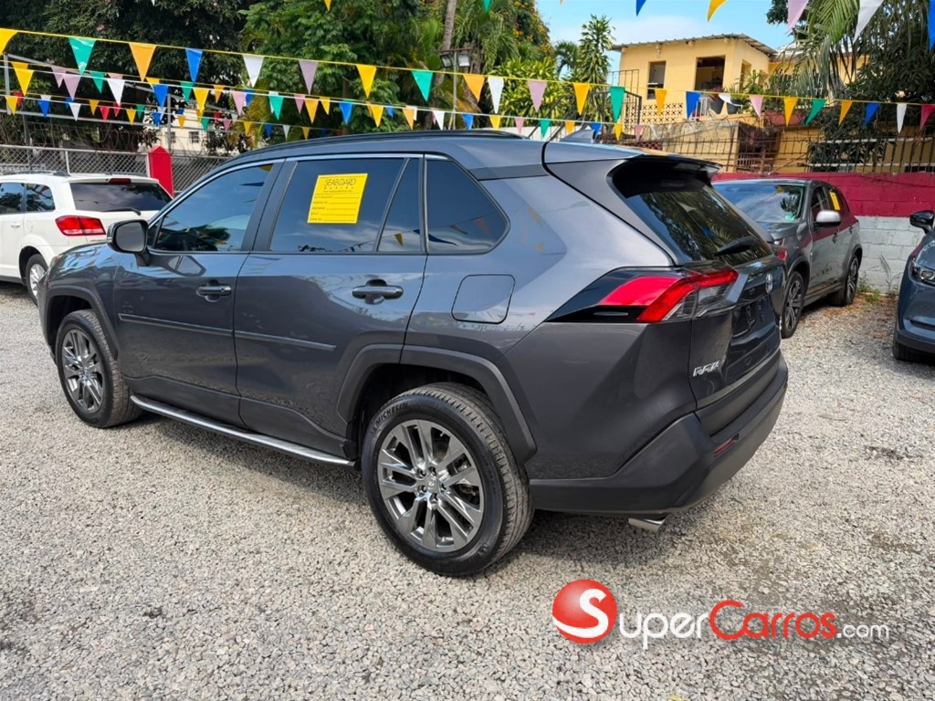 2025 Toyota RAV4 XLE Premium — foto 6 / 11