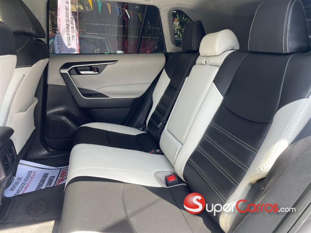 2025 Toyota RAV4 XLE Premium — foto 8 / 11