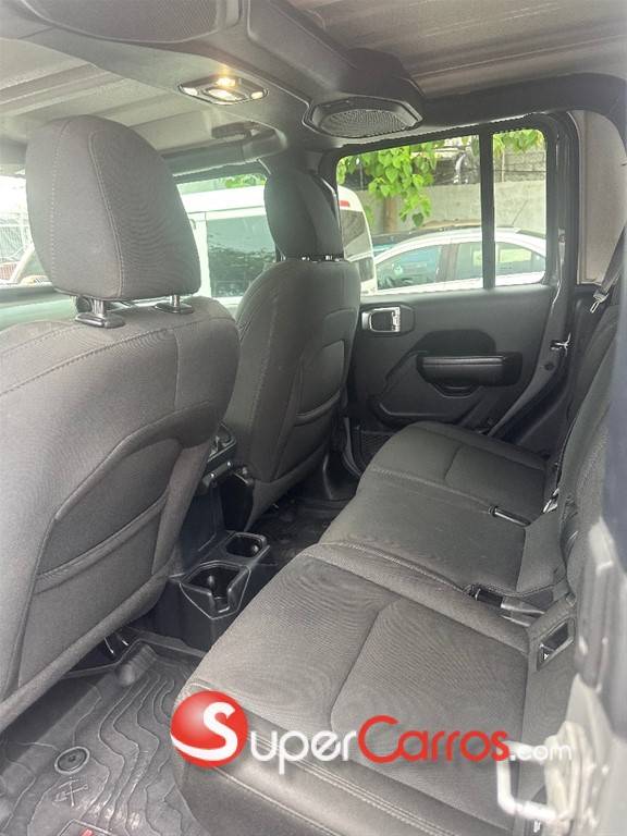 2020 Jeep Gladiator Willys — foto 10 / 11