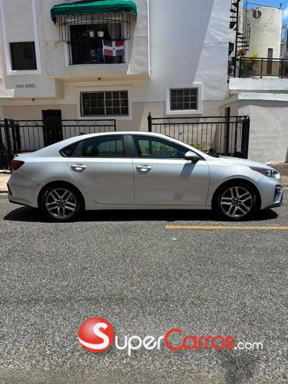 2020 Kia Forte LXS — foto 8 / 9
