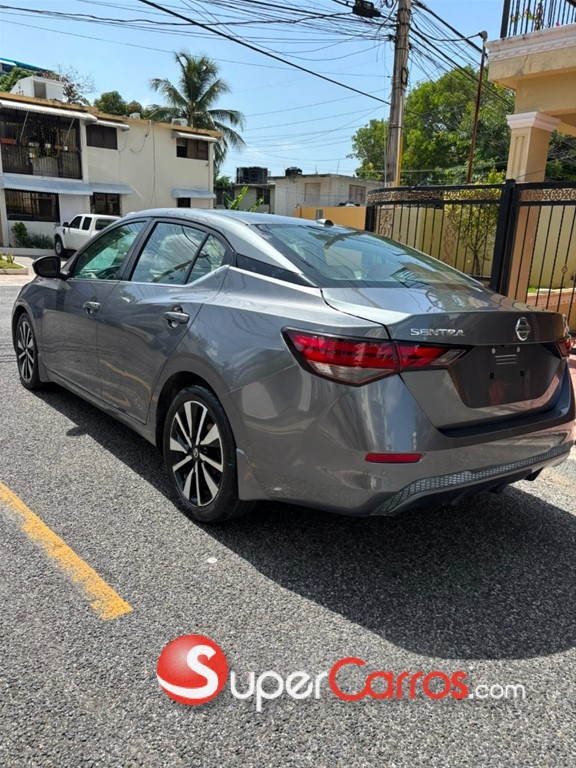 2021 Nissan Sentra SV — foto 5 / 8