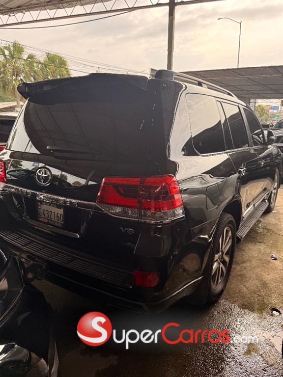 2018 Toyota Land Cruiser 200 VX-R — foto 3 / 6