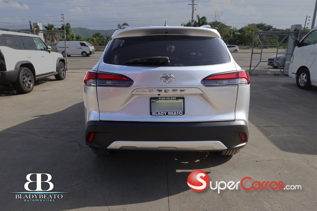 2022 Toyota Corolla Cross Limited — foto 6 / 12