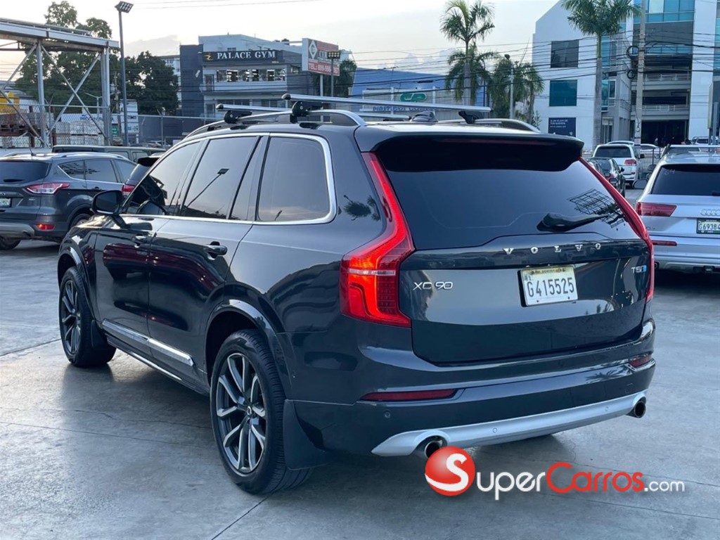 2018 Volvo XC90 Momentum T6 — foto 4 / 11