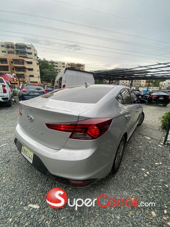 2020 Hyundai Elantra SEL — foto 7 / 10