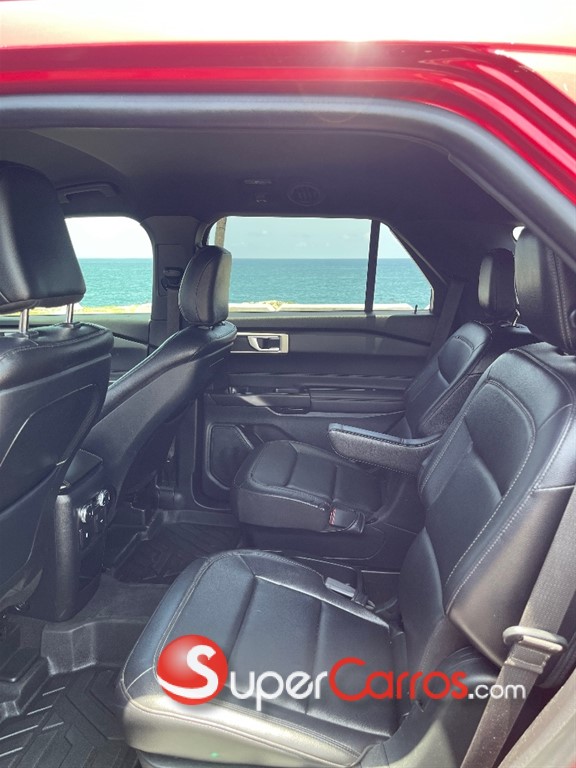 2020 Ford Explorer XLT SPORT — foto 9 / 12