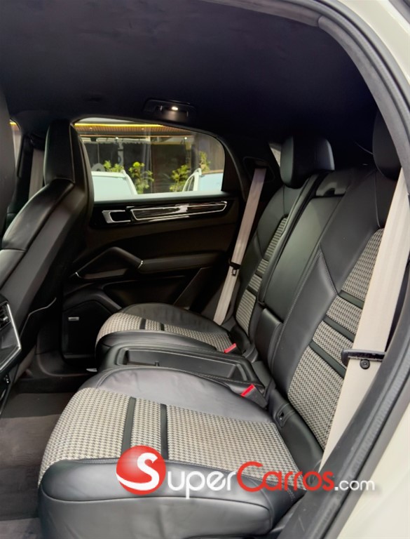 2021 Porsche Cayenne Coupe — foto 7 / 9