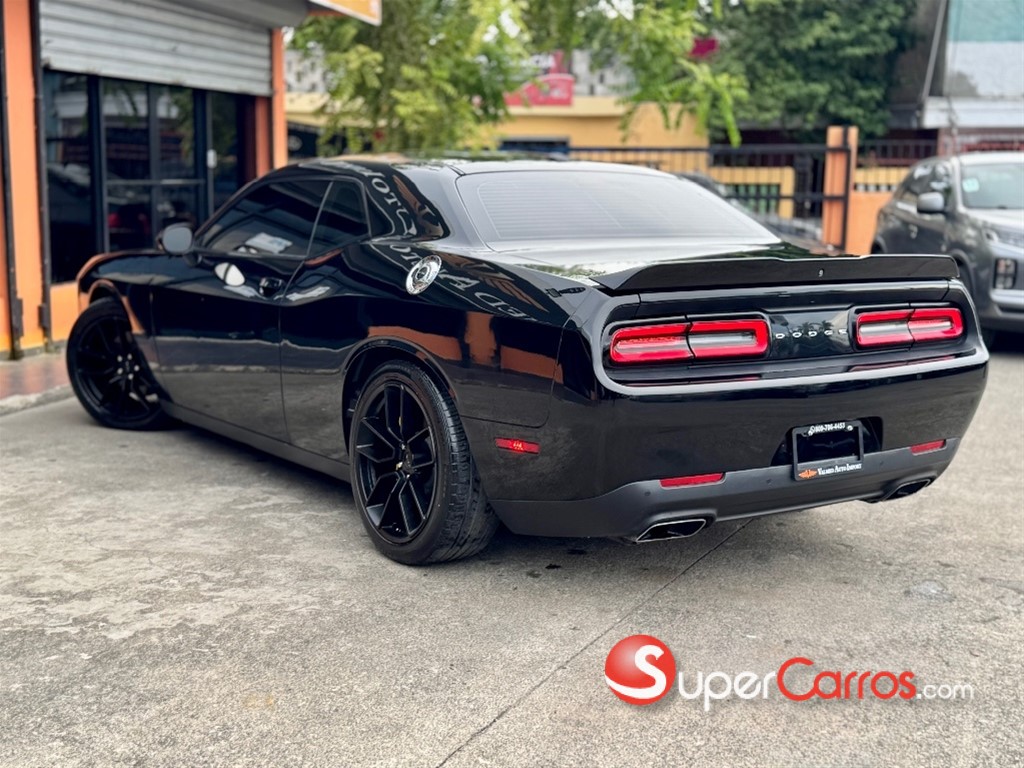 2020 Dodge Challenger RT — foto 6 / 12
