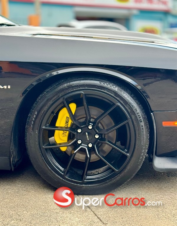 2020 Dodge Challenger RT — foto 8 / 12