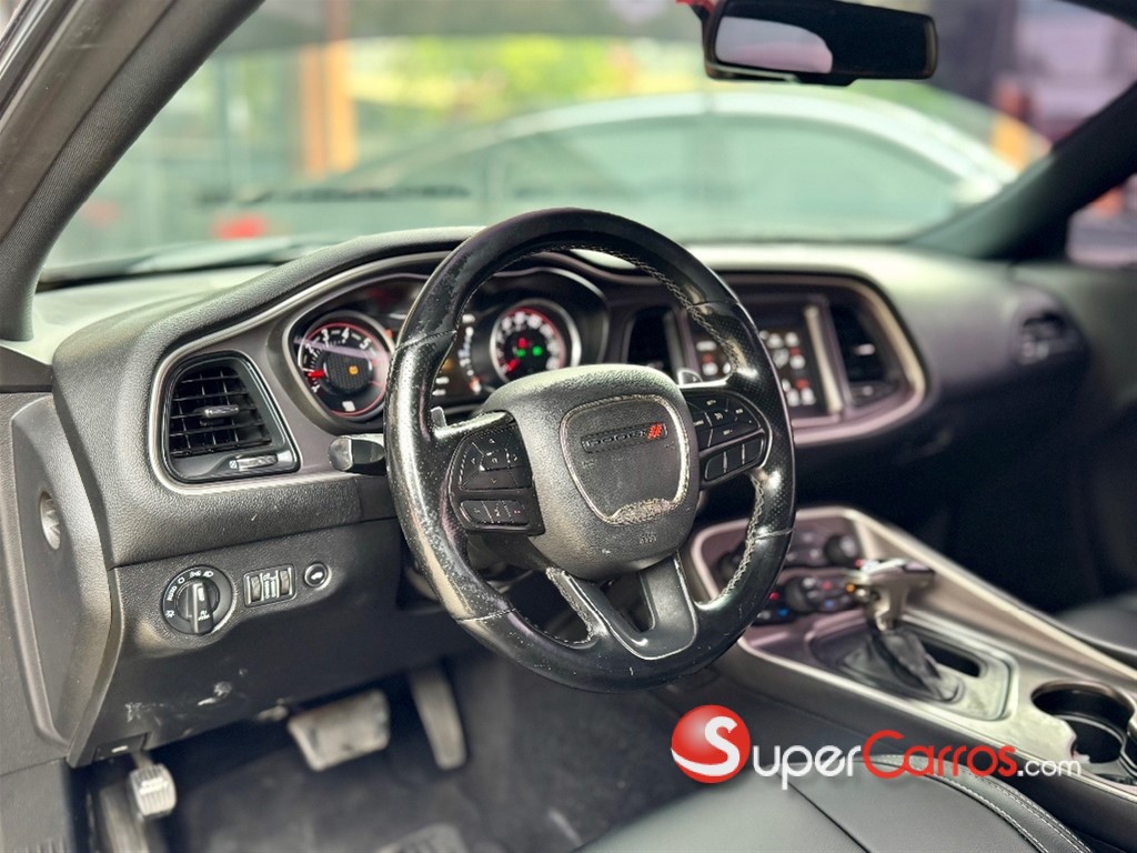 2020 Dodge Challenger RT — foto 9 / 12