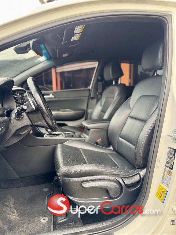 2020 Kia Sportage S — foto 8 / 12