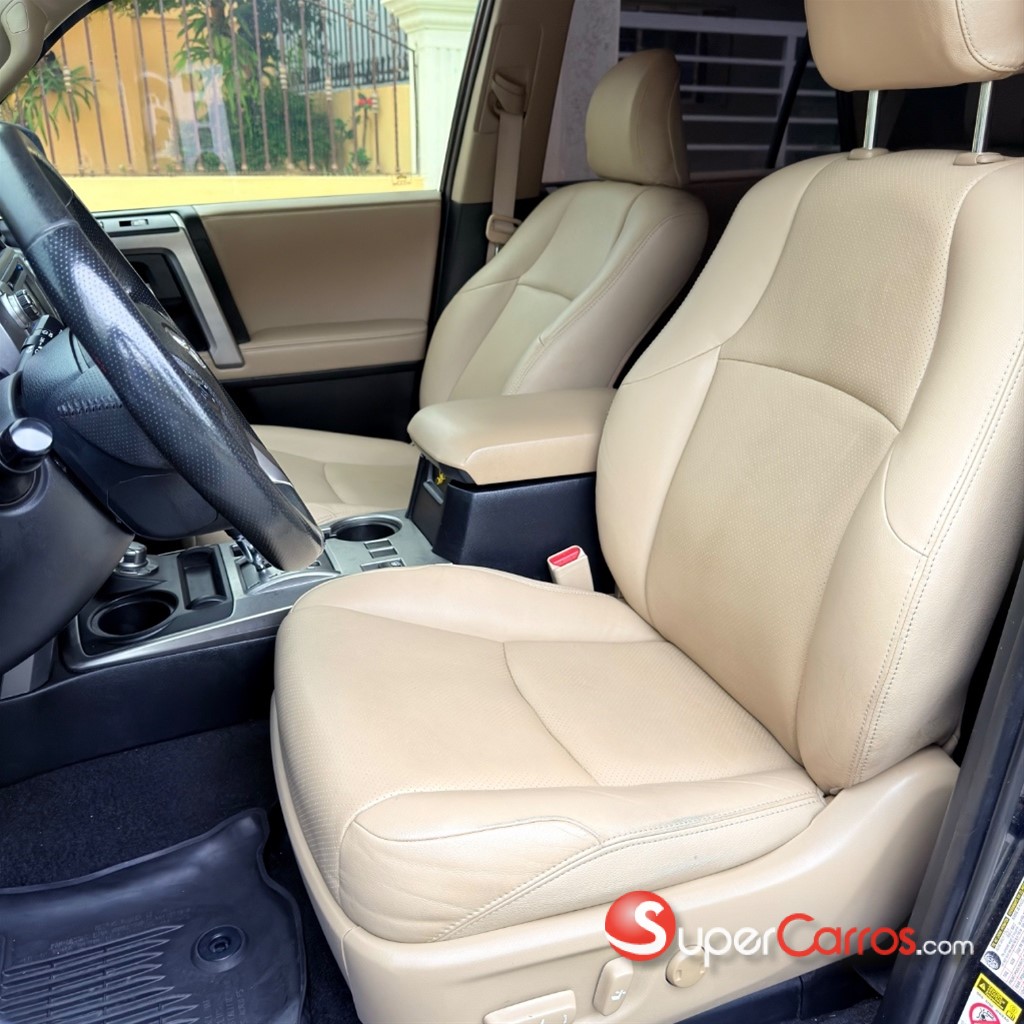 2018 Toyota 4 Runner Limited — foto 8 / 11