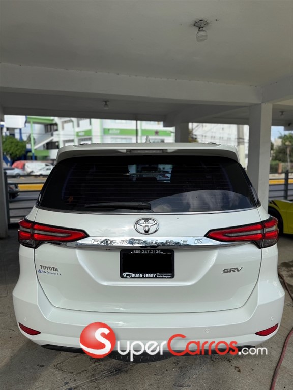 2021 Toyota Fortuner SRV — foto 5 / 11