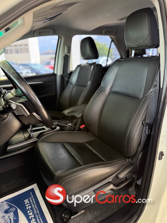2021 Toyota Fortuner SRV — foto 8 / 11