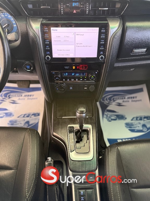 2021 Toyota Fortuner SRV — foto 9 / 11