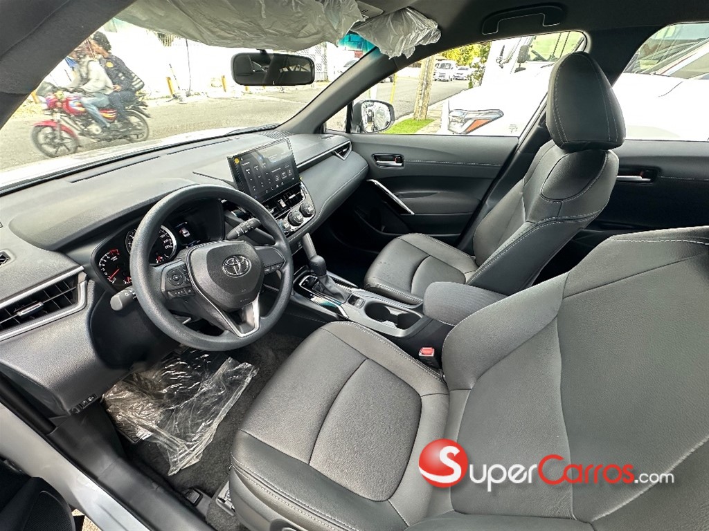 2027 Toyota Corolla Cross Low — foto 7 / 9