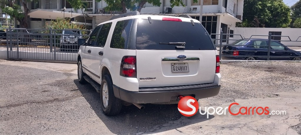2006 Ford Explorer XLT — foto 9 / 12