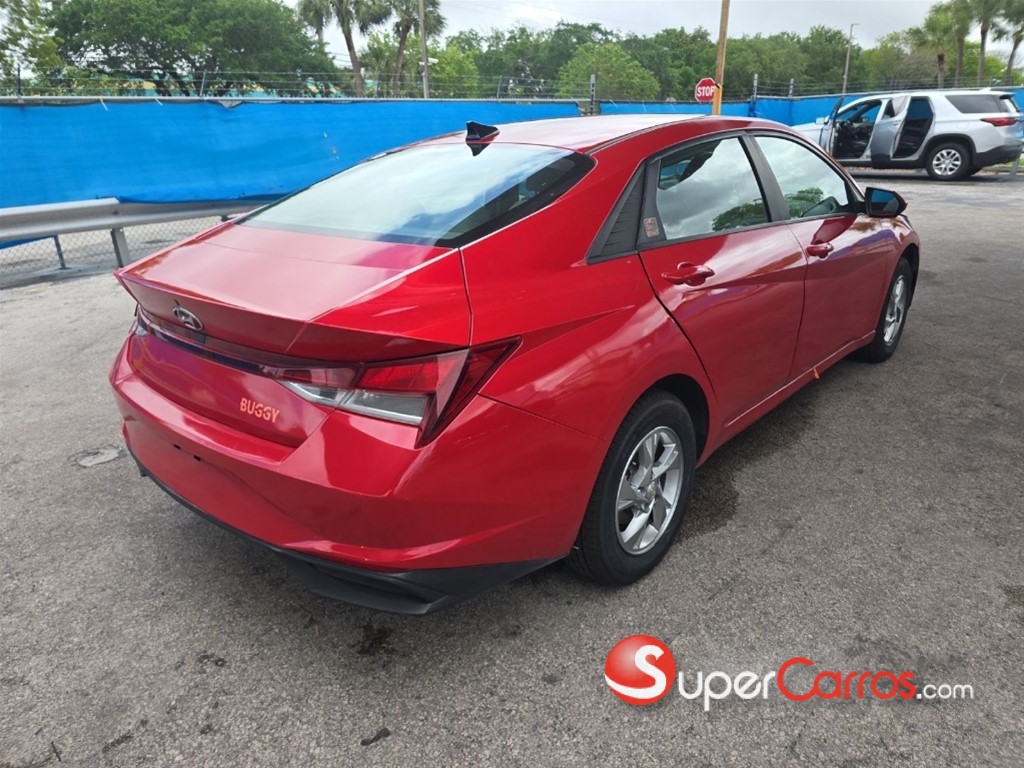 2021 Hyundai Elantra SE — foto 3 / 7