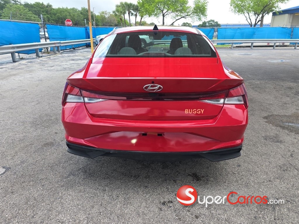 2021 Hyundai Elantra SE — foto 4 / 7