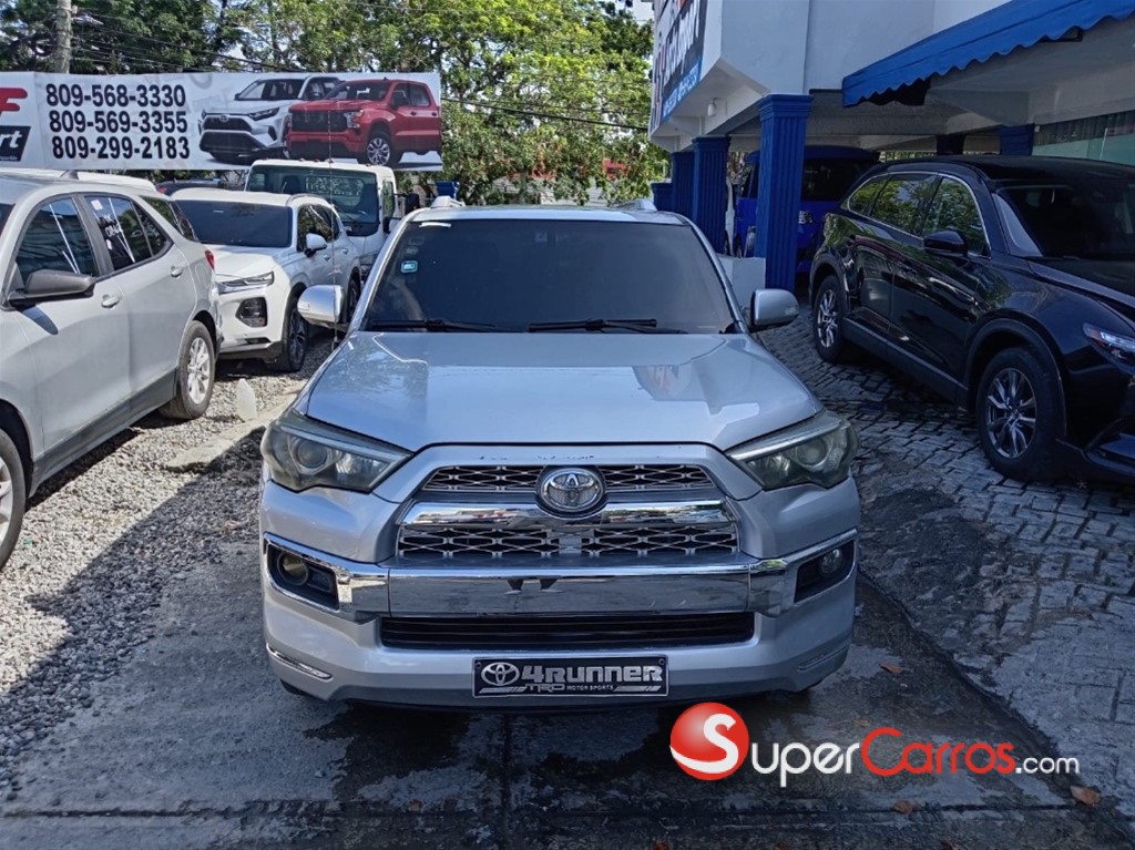 2011 Toyota 4 Runner SR5 — foto 2 / 12