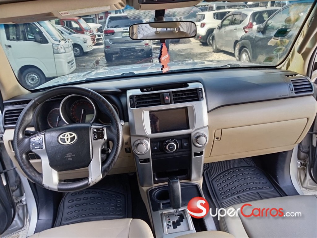 2011 Toyota 4 Runner SR5 — foto 8 / 12