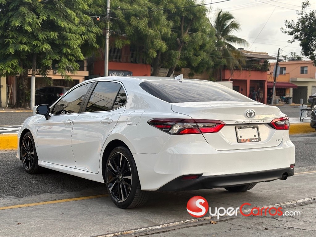 2022 Toyota Camry LE — foto 7 / 9