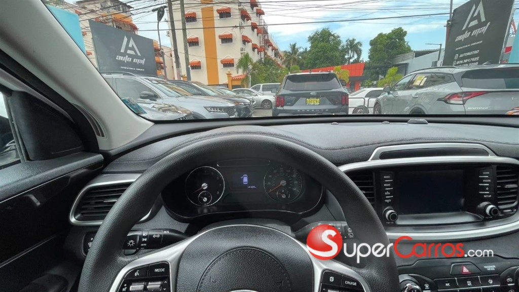 2020 Kia Sorento LX — foto 2 / 9