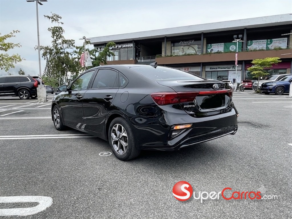 2021 Kia Forte LXS — foto 5 / 12