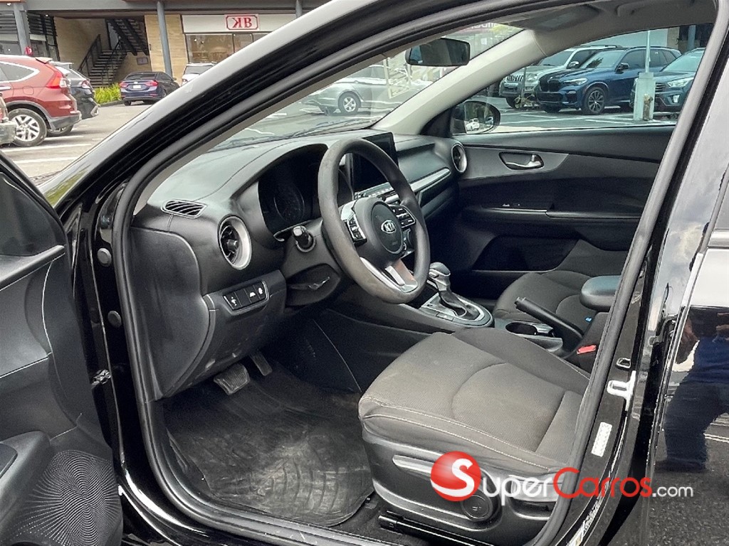 2021 Kia Forte LXS — foto 8 / 12