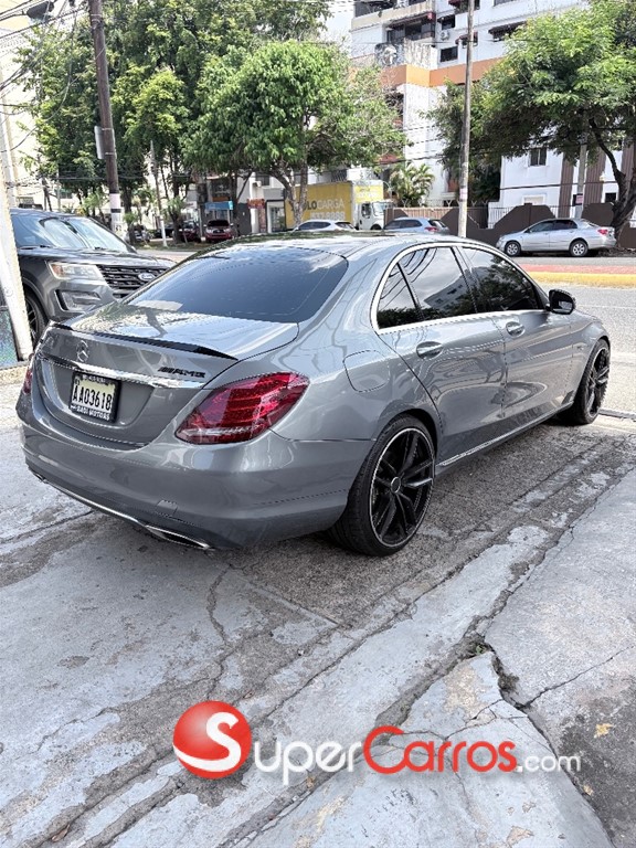 2015 Mercedes-Benz Clase C 300 — foto 3 / 9
