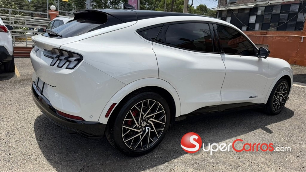 2023 Ford Mustang Mach-E GT Performance — foto 6 / 11