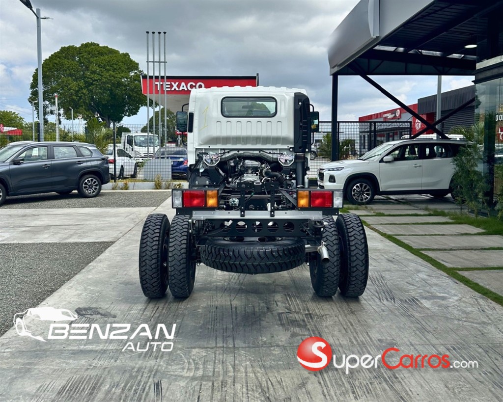 2027 Isuzu NPS 14 Pies — foto 3 / 8