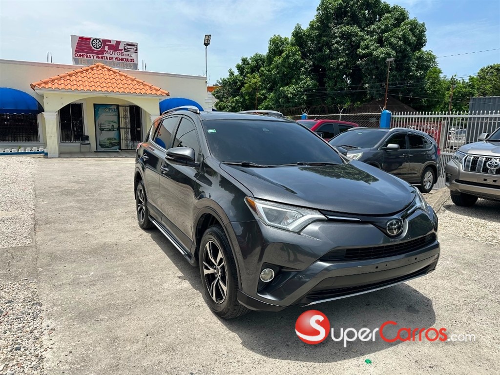 2018 Toyota RAV4 XLE — foto 2 / 10