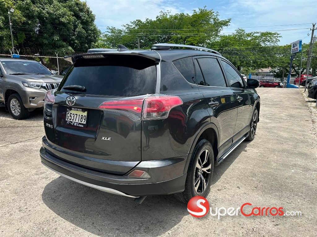 2018 Toyota RAV4 XLE — foto 3 / 10
