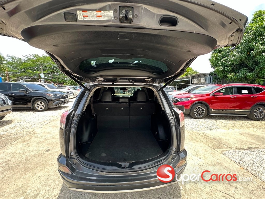 2018 Toyota RAV4 XLE — foto 4 / 10