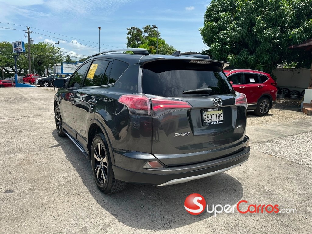 2018 Toyota RAV4 XLE — foto 10 / 10